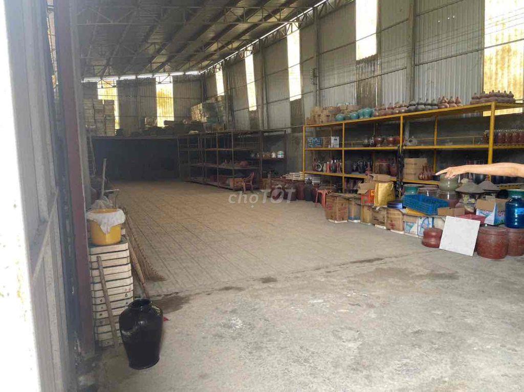 bán kho 320m2 . đường xe tải lớn