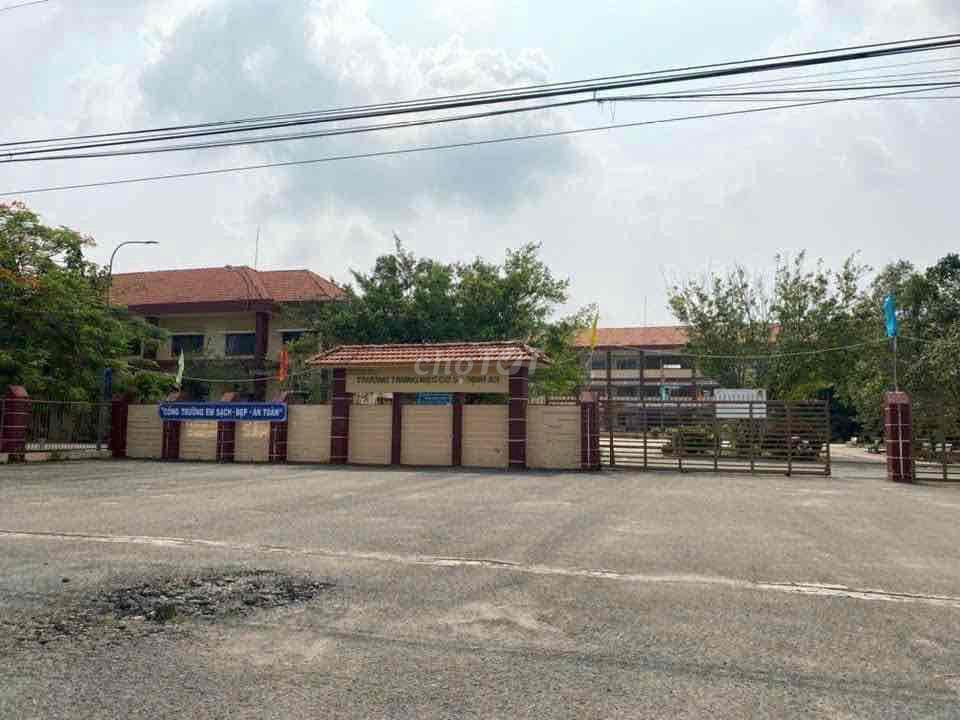 Do ở xa.Cần tiền bán rẻ lô đất 8x87m gần trường TH Định An