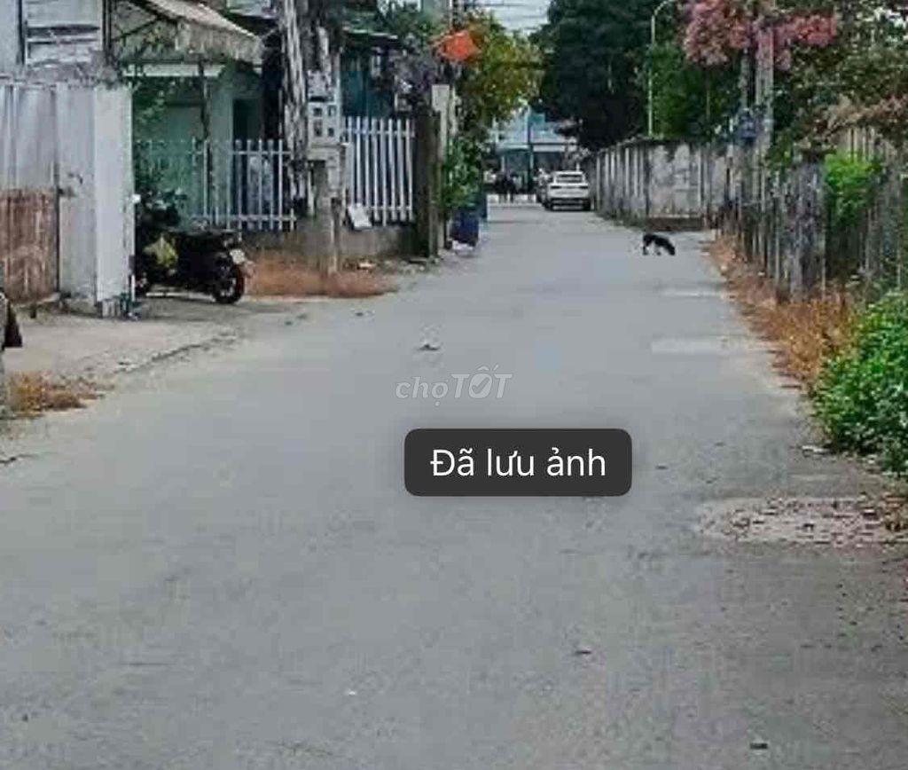đất 5,5m x 46m . đường xe tải