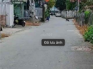 đất 5,5m x 46m . đường xe tải