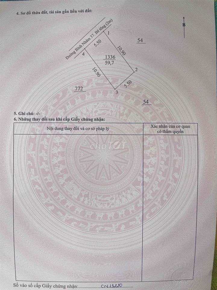 Nhà lầu đúc. Ở được 8-9 người , rộng rãi