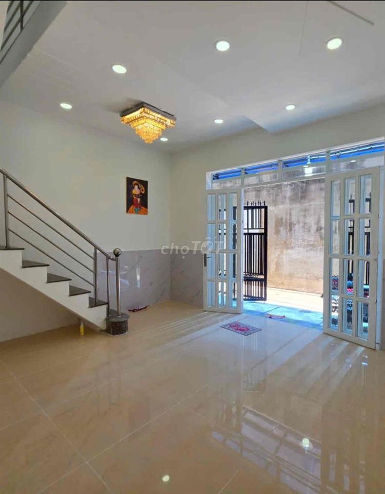Bán nhà Bình Nhâm . 1 lầu đổ tấm kiên cố . Ở đông người được