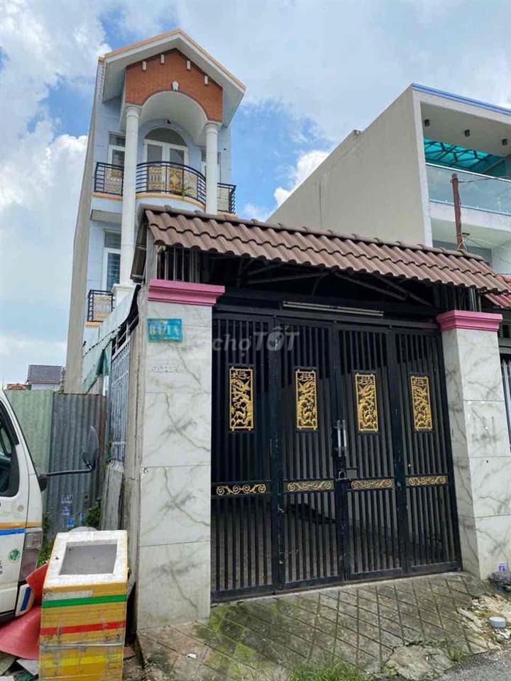 Nhà 2 lầu. ngay trạm thu phí lái thiêu . hẻm xe tải