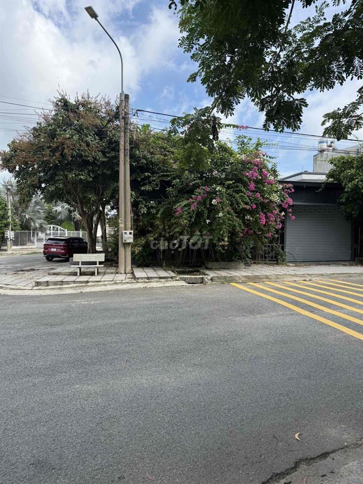 NHÀ GÓC 2 MẶT TIỀN DT 300M² MẶT TIỀN VIP ĐƯỜNG TC4, ĐỐI DIỆN CÔNG VIÊN