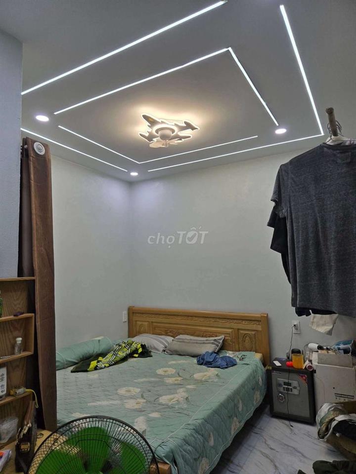 nhà chính chủ cần bán gấp sổ sẵn công trứng ngay