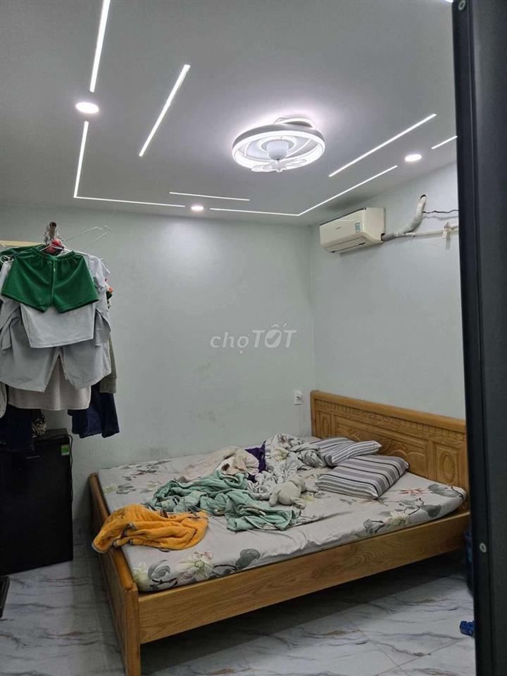 nhà chính chủ cần bán gấp sổ sẵn công trứng ngay