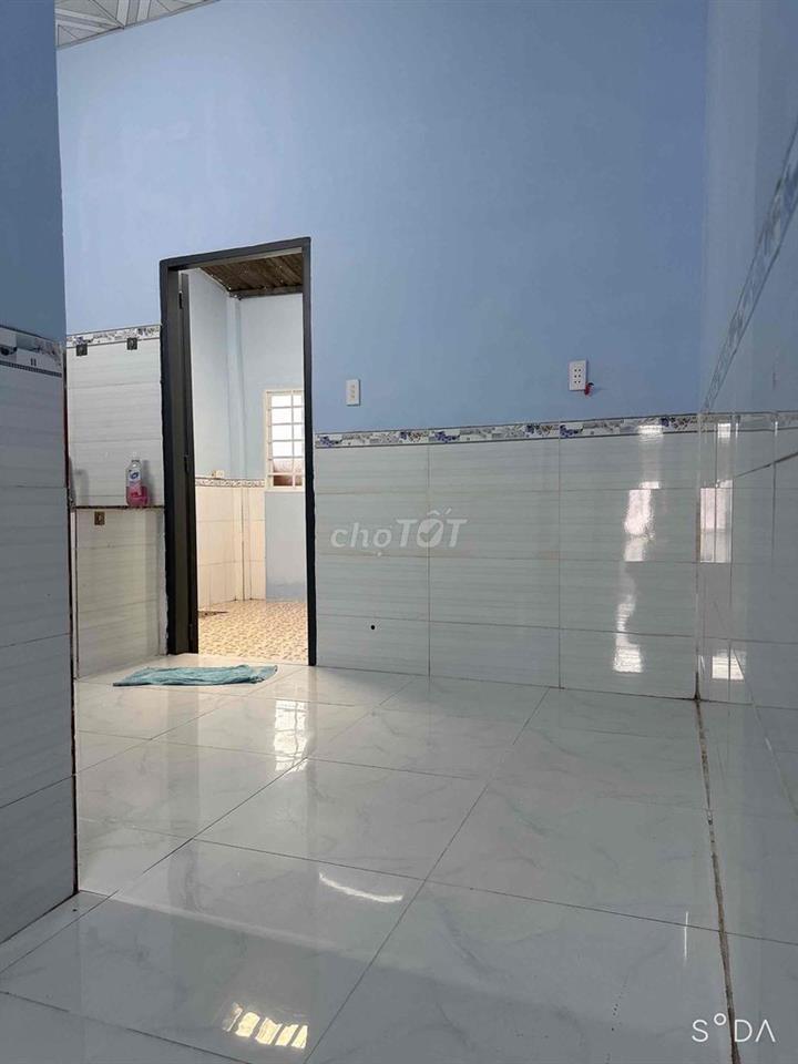 nhà cấp 4 diện tích lớn đường xe hơi đường trước nhà 7 m