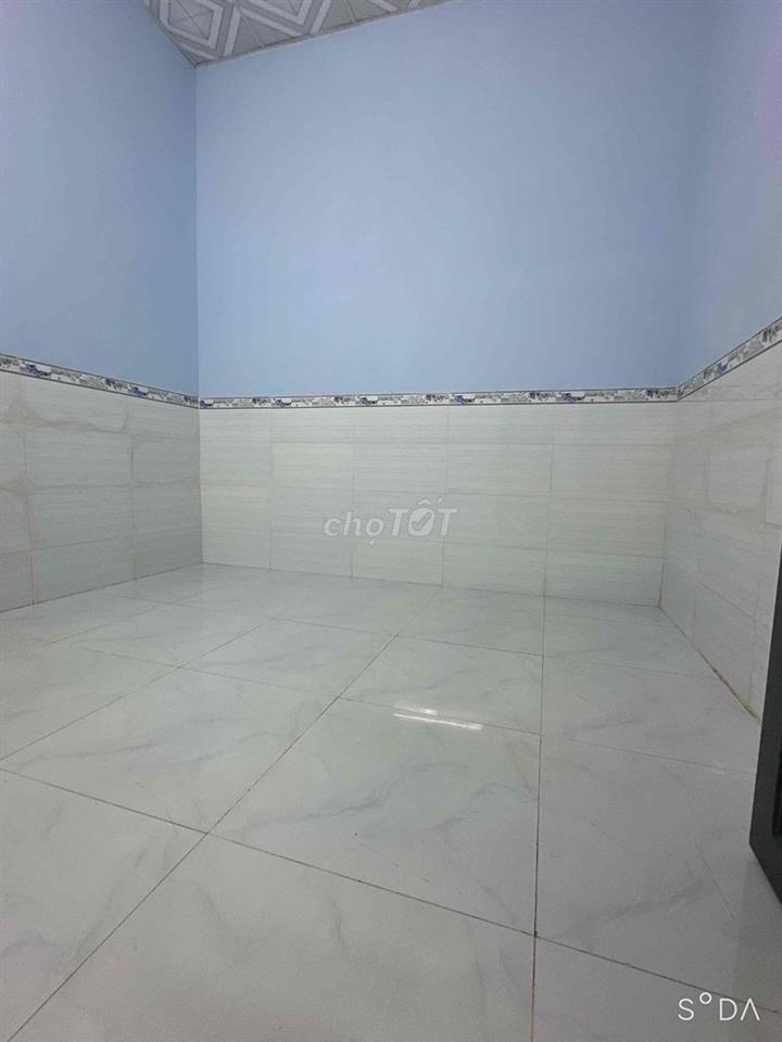 nhà cấp 4 diện tích lớn đường xe hơi đường trước nhà 7 m