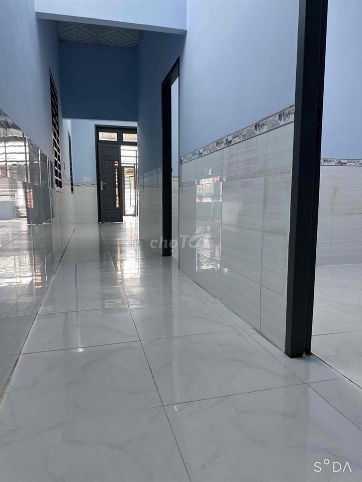 nhà cấp 4 diện tích lớn đường xe hơi đường trước nhà 7 m