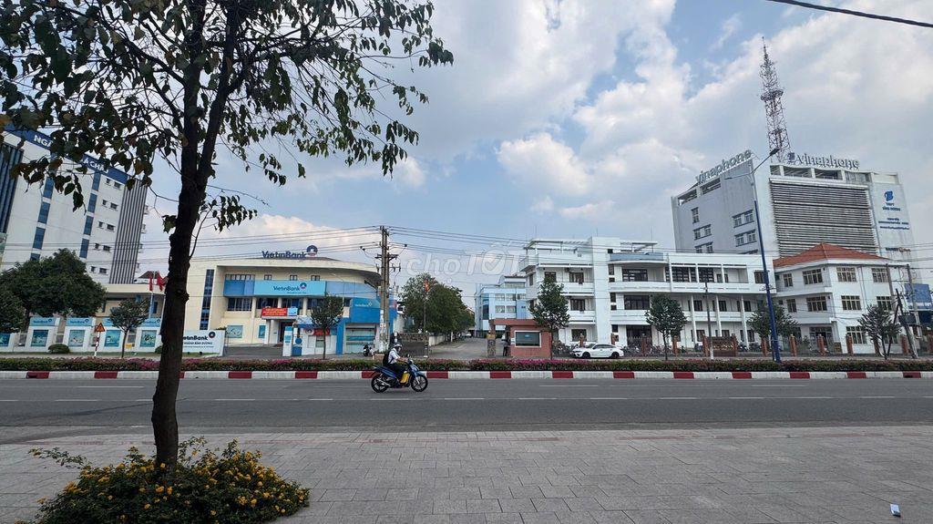 BÁN NHÀ MẶT TIỀN ĐẠI LỘ BÌNH DƯƠNG