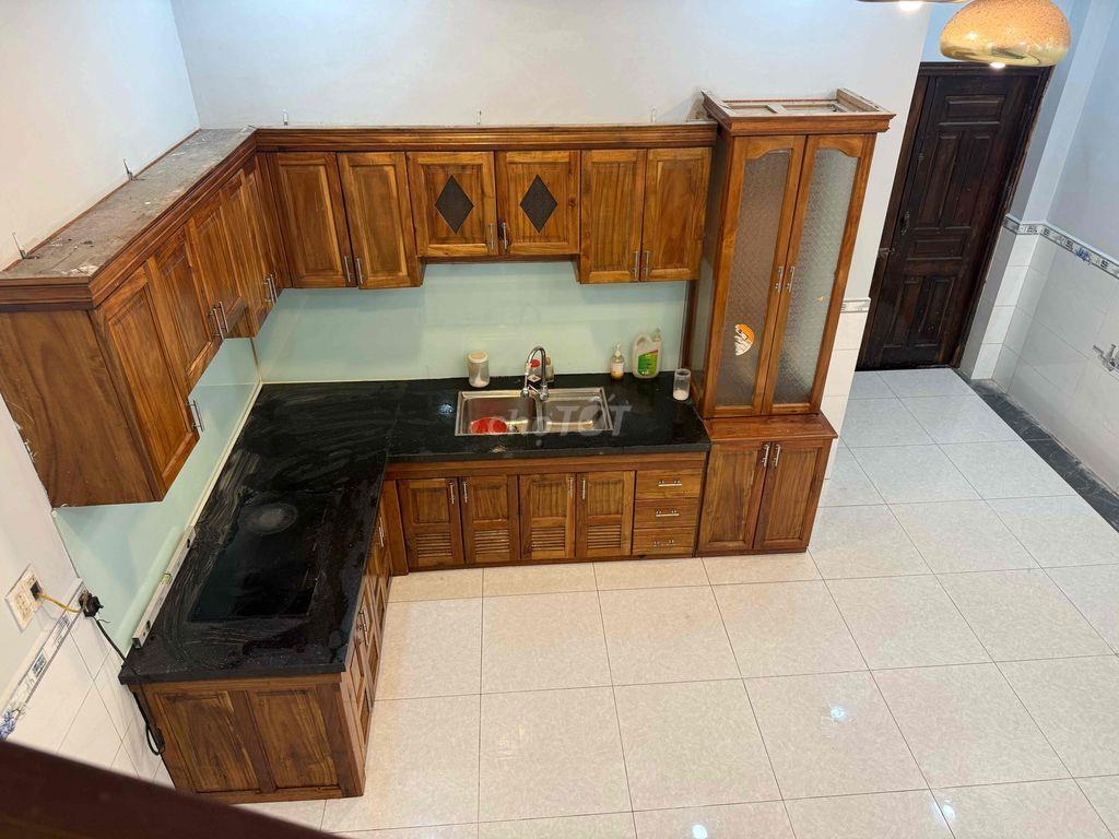 nhà 1trệt 1 lầu