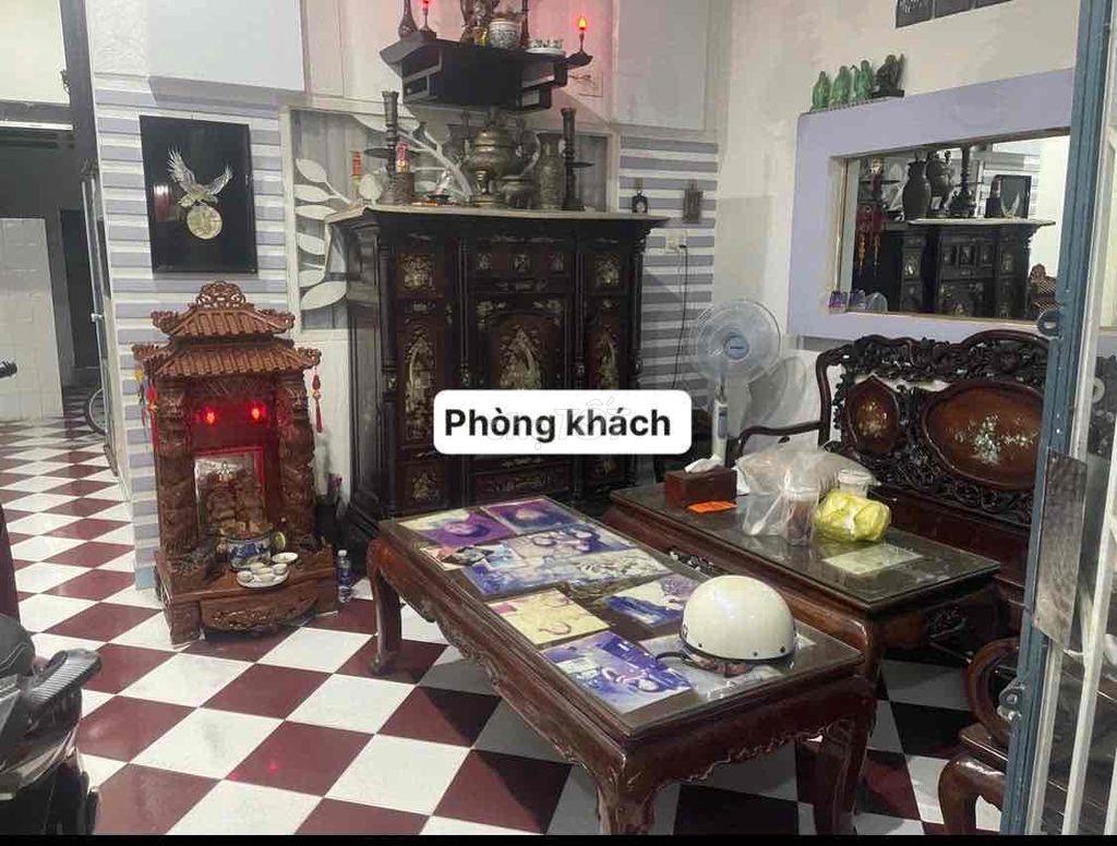 Bán Nhà Cấp 4 .