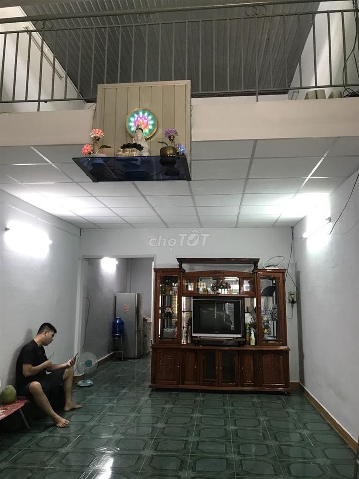 Bán nhà cấp 4, có gác lưng, hẻm ba gác, gần bệnh viện quận thủ đức