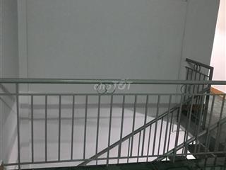 Bán nhà cấp 4, có gác lưng, hẻm ba gác, gần bệnh viện quận thủ đức