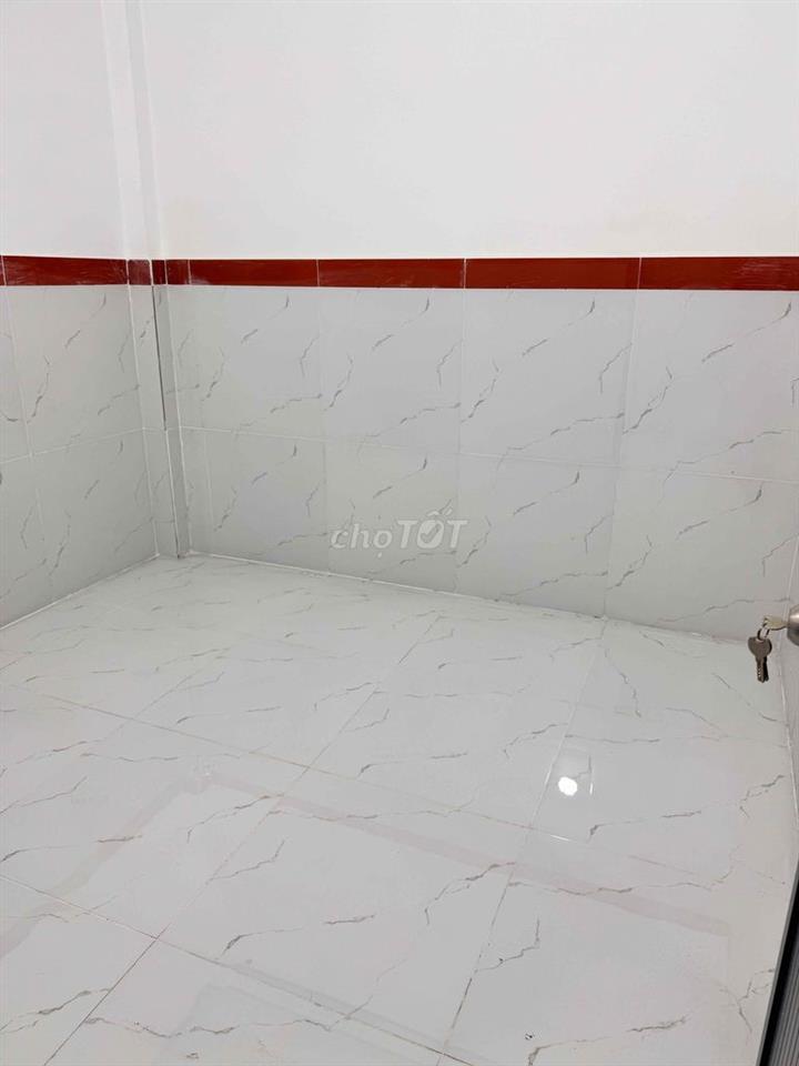 Bán nhà SC gác lửng nhà mới thổ cư 100% dt 4×14 nhà gồm 2pn 2wc sân xe