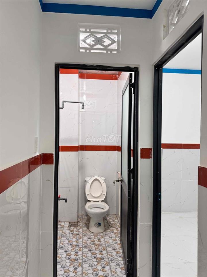 Bán nhà SC gác lửng nhà mới thổ cư 100% dt 4×14 nhà gồm 2pn 2wc sân xe
