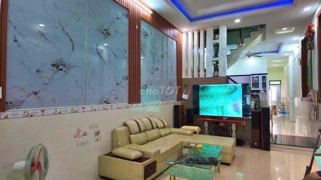 Chính chu chuyển chổ ở cần bán nhà ở Chợ Đông Hoà, sát Uỷ Ban Đông Hoà