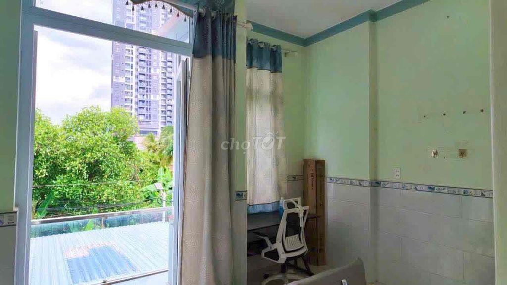 Chính chu chuyển chổ ở cần bán nhà ở Chợ Đông Hoà, sát Uỷ Ban Đông Hoà
