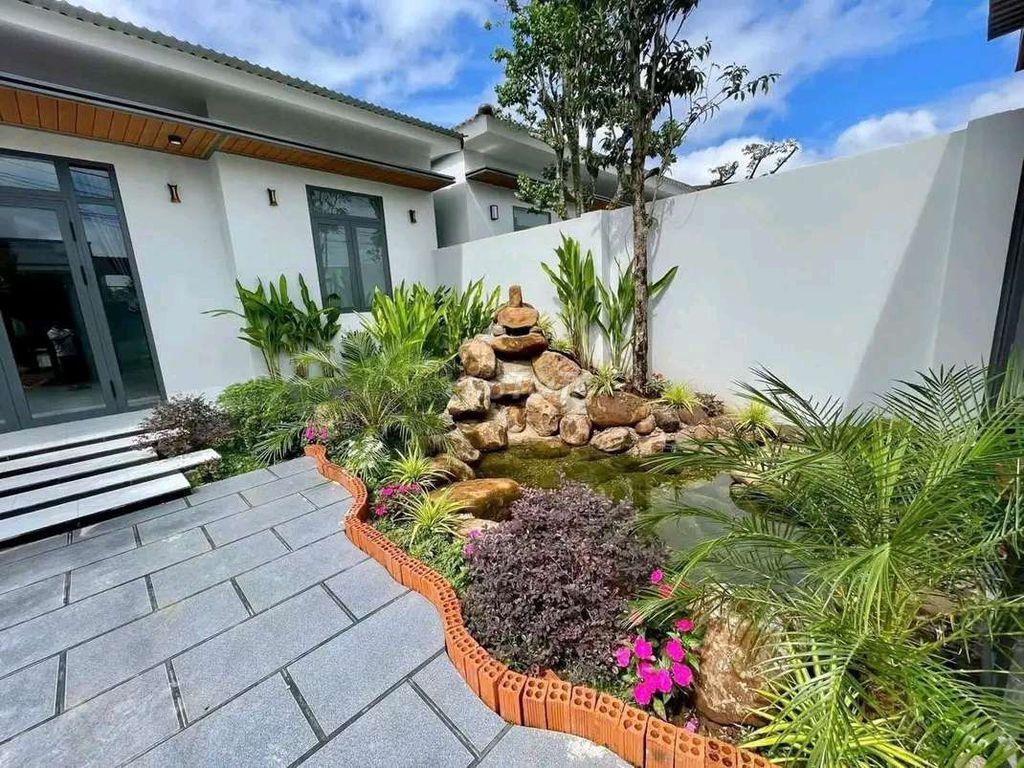 Chủ kẹt tiền muốn bán nhanh căn nhà và mảnh vườn hơn 500m2