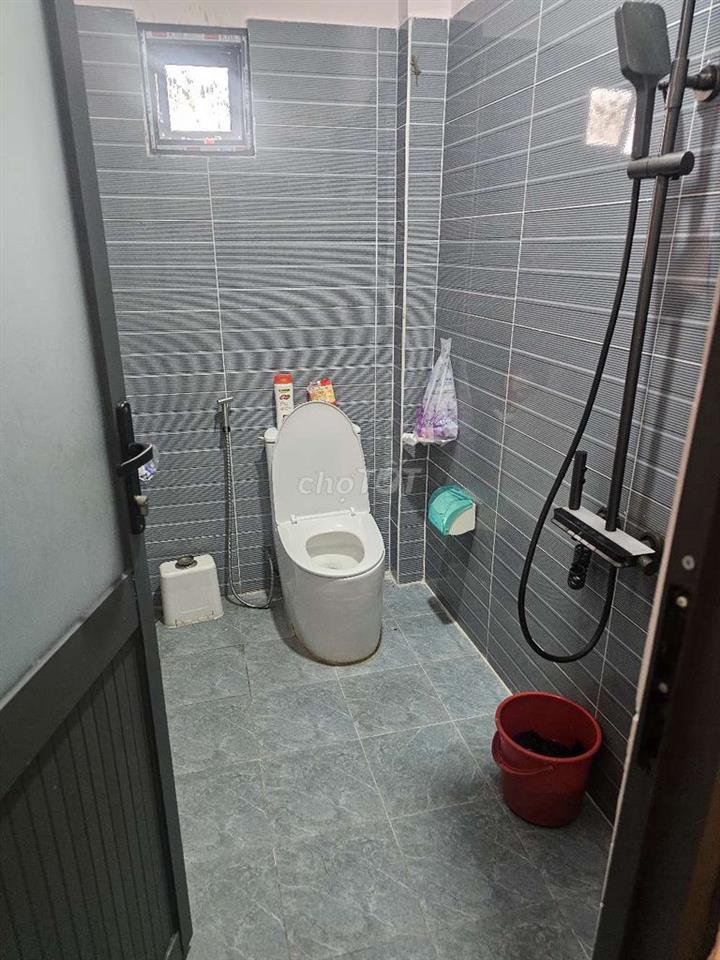 cần tiền bán gấp căn nhà gác lửng tổng diện tích 100m2 gồm 2 phòng ngủ