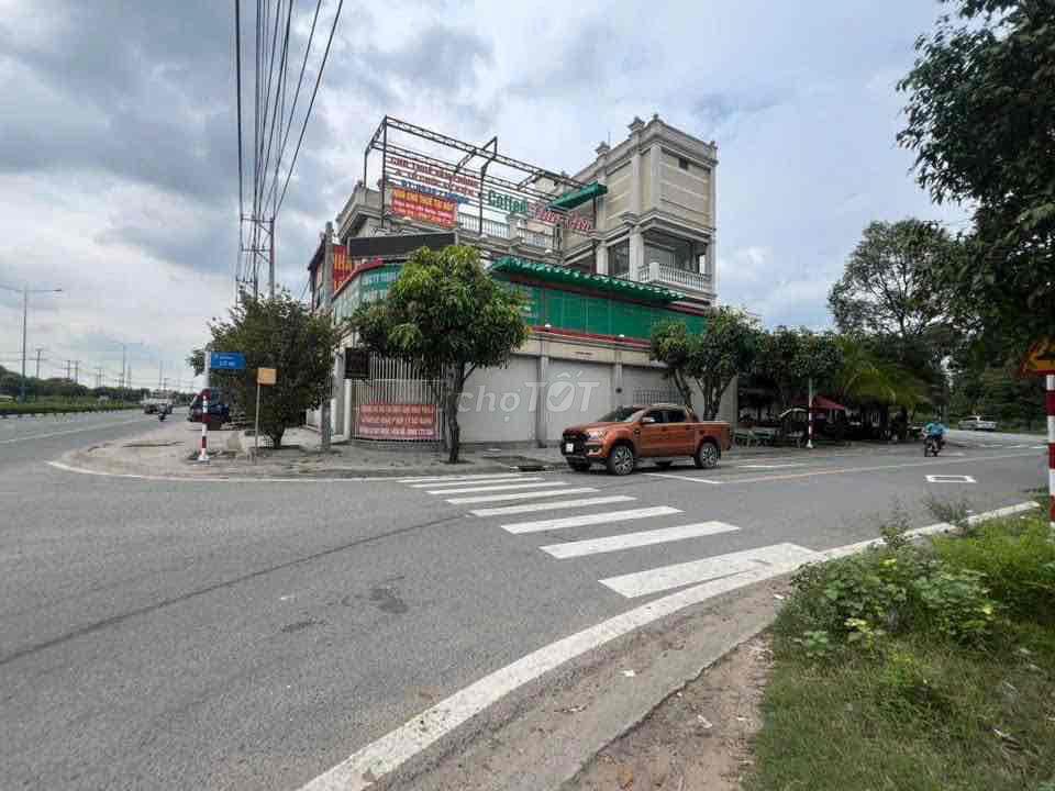 cho thuê hoặc hợp tác