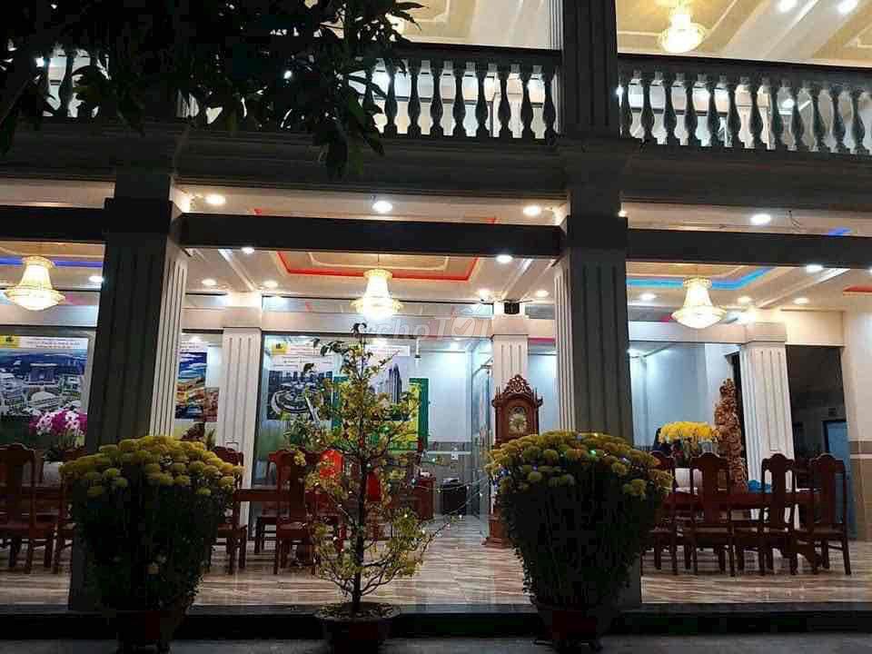 cho thuê hoặc hợp tác