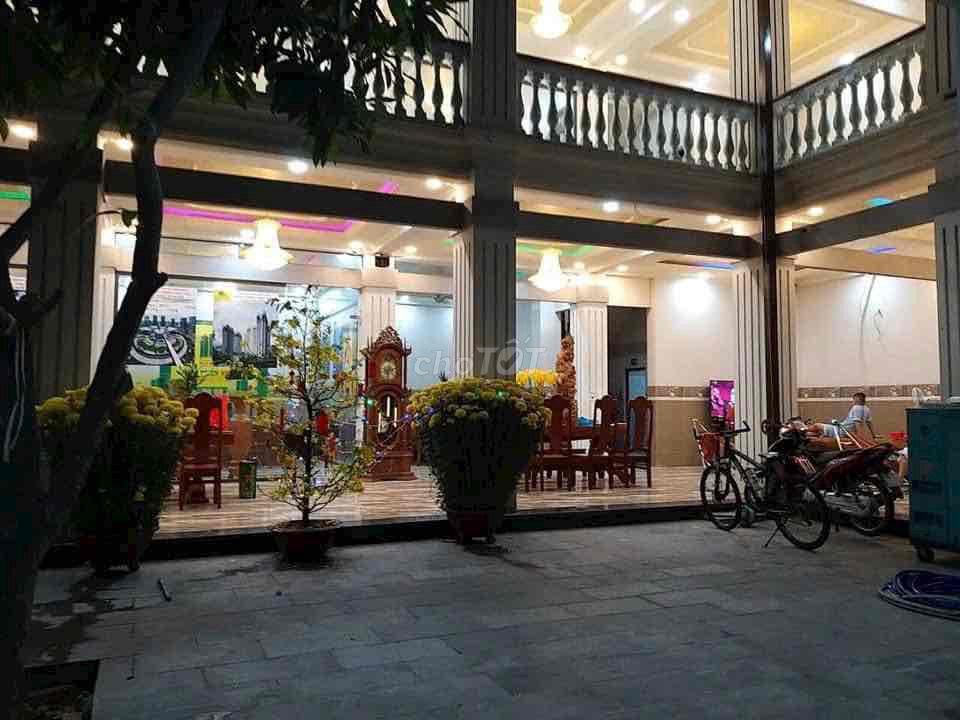 cho thuê hoặc hợp tác