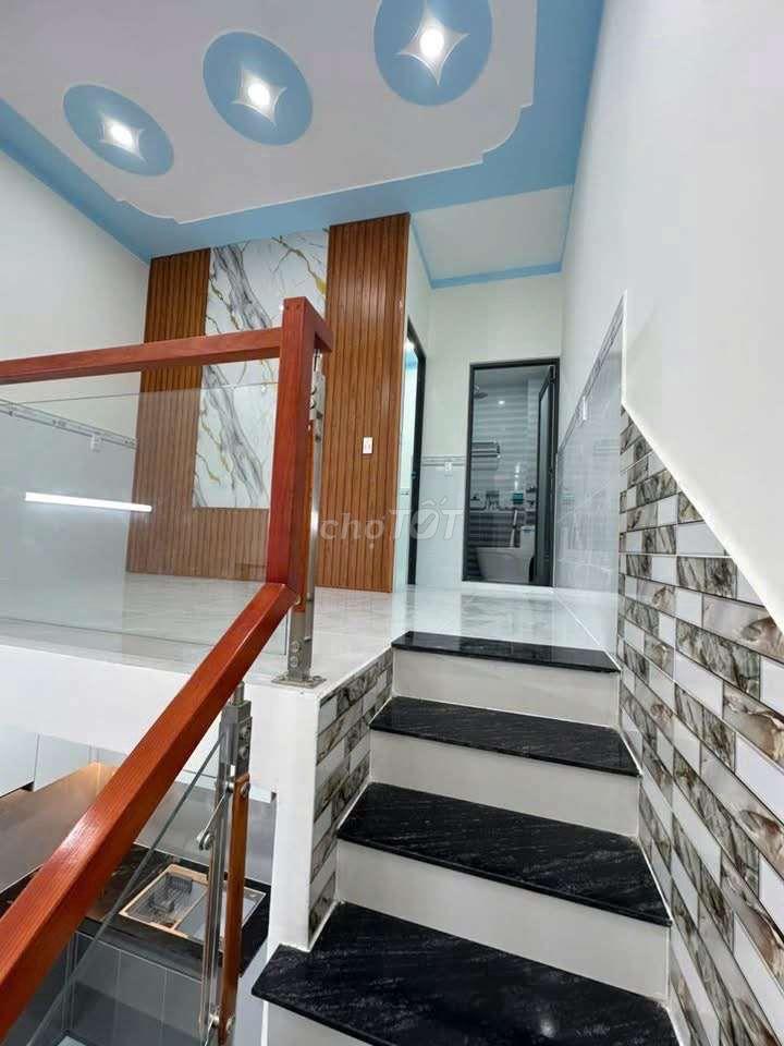 bán nhà tổ chức mới xây gác lửng