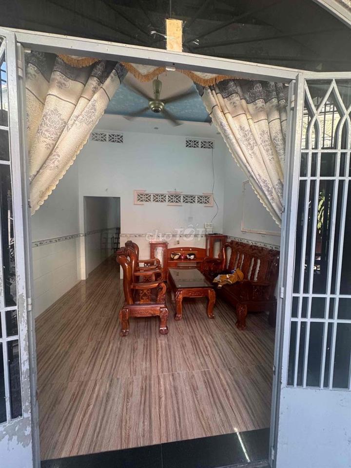 cần bán nhà
