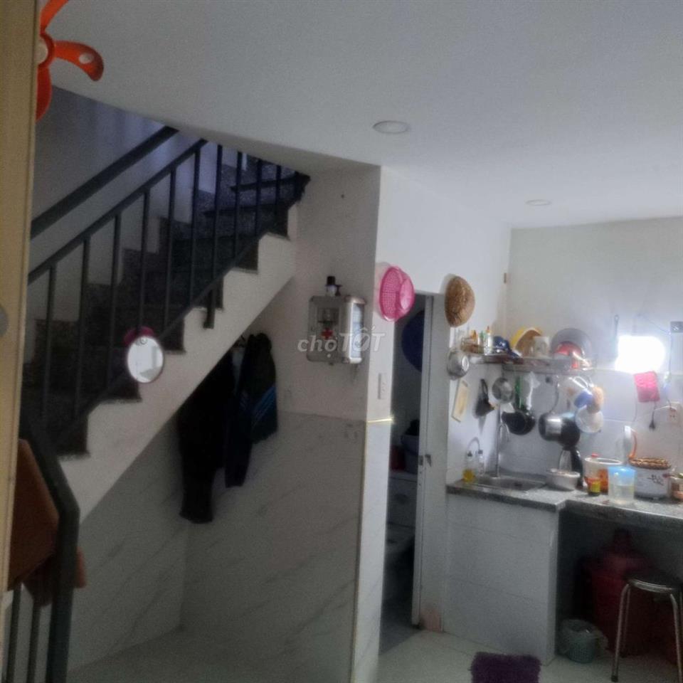 bán nhà nhỏ xinh,q12.