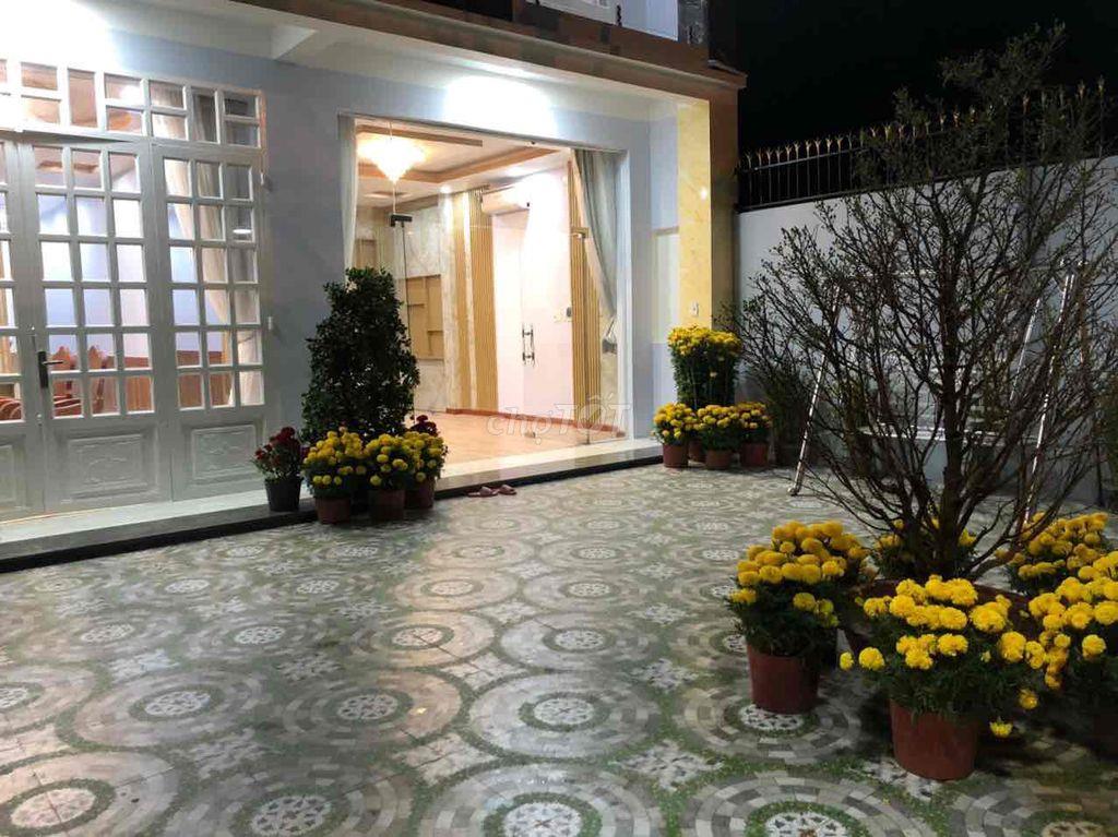 Gia Đình Cần Sang nhượng  mặt tiền đường Nguyễn trí phương