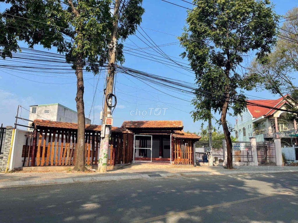 chính chủ cần chuyển nhượng 1 miếng đất có nhà gỗ