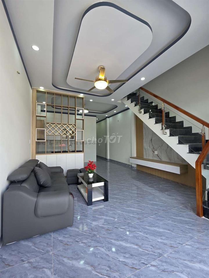 nhà 1 trệt 1 lầu sát gần trường đại học việt Đức