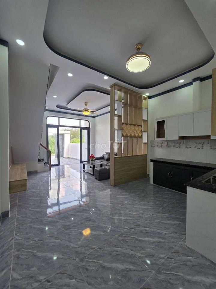 nhà 1 trệt 1 lầu sát gần trường đại học việt Đức
