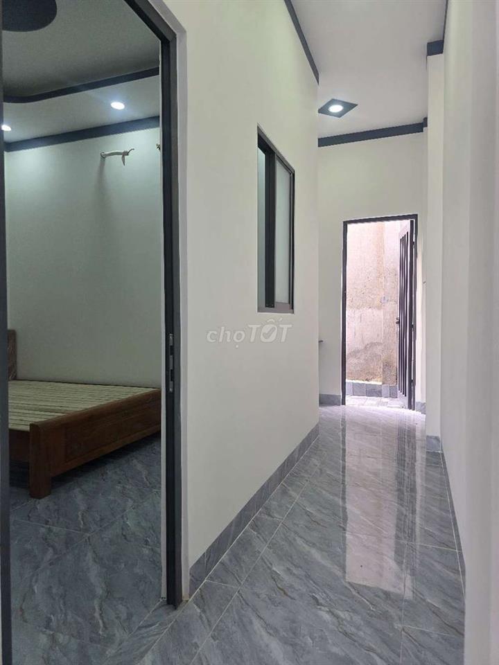 nhà 1 trệt 1 lầu sát gần trường đại học việt Đức