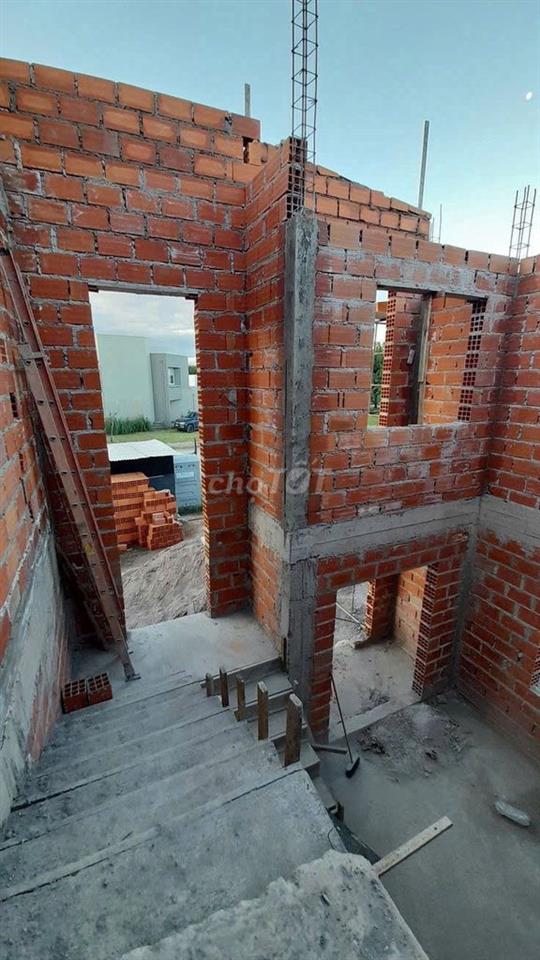 Nhà Vsip2 đang xây dựng tháng góp 8-9tr  