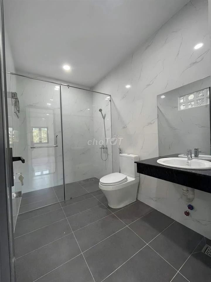 Chính chủ gửi bán nhà gần KCN Vsip3, nhà mới, DT209m2, giá 1ty890