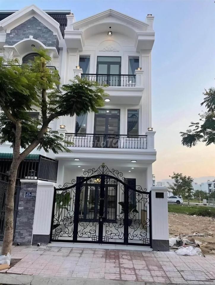 Chính chủ gửi bán nhà gần KCN Vsip3, nhà mới, DT209m2, giá 1ty890