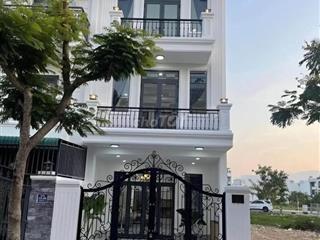Chính chủ gửi bán nhà gần KCN Vsip3, nhà mới, DT209m2, giá 1ty890