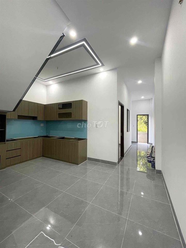 Nhà 1 trệt 1 lầu mới  ,nhanh tay thì còn chậm là chờ căn khác
