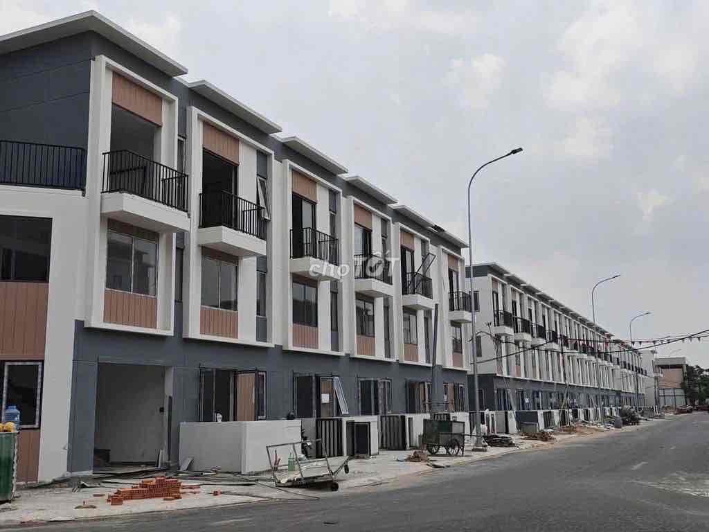 NHÀ LIỀN KỀ 1 TRỆT 1 LỬNG 1 LẦU, TỪ 440tr HOÀN THIỆN FULL NỘI THẤT