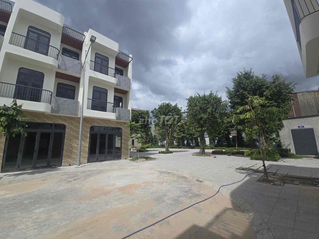 BÁN CĂN 1 TRỆT 2 LẦU MẶT TIỀN KINH DOANH GIÁ 2Tỷ7