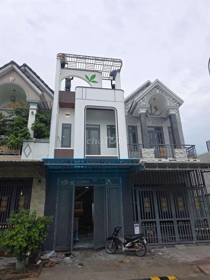 về quê nên cần bán gấp căn nhà tâm huyết  