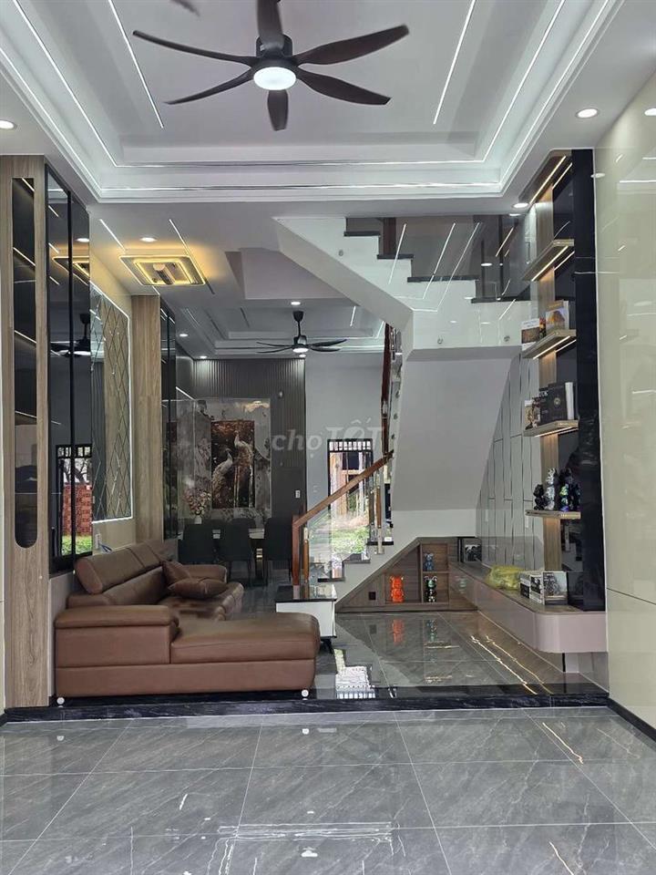 về quê nên cần bán gấp căn nhà tâm huyết  