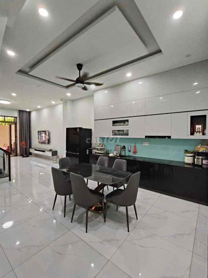 bán nhà phố đẹp đông hoà dĩ an