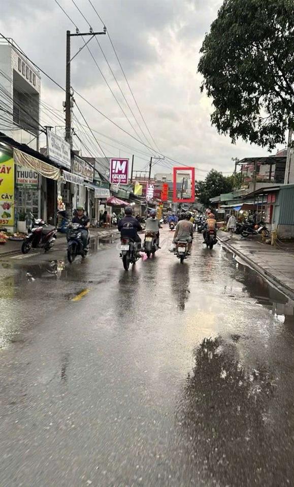Nhà phố mặt tiền Đường Đoàn Thị Kia, ngay giữa chợ, gần ngã ba ông xã