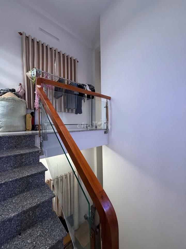 bán gấp nhà MT Nguyễn Đức Thiệu, T+2L+CC , Đất 174m2
