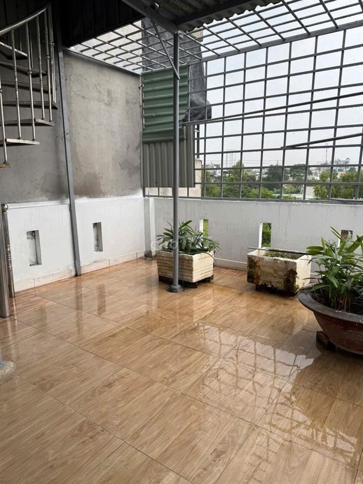 Bán gấp nhà Mt Đường nội Bộ KDC Lê PHong - 4.5 x 16m, T+2L+ chuồng cu