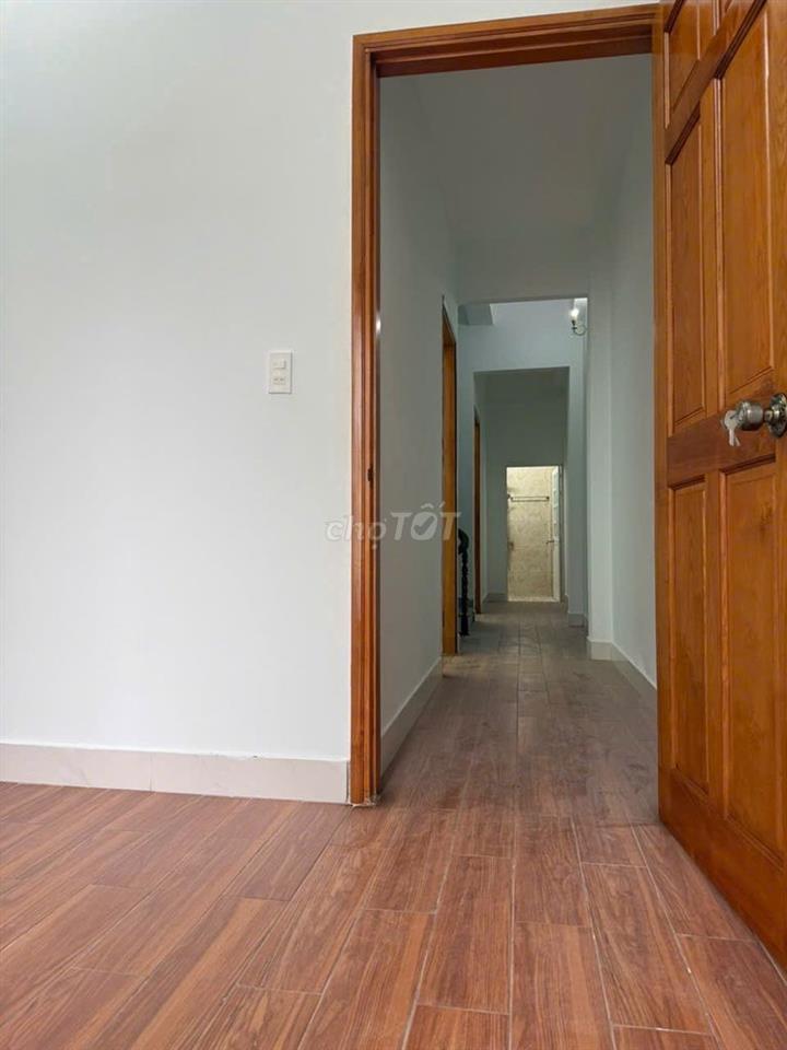 Bán gấp nhà Mt Đường nội Bộ KDC Lê PHong - 4.5 x 16m, T+2L+ chuồng cu