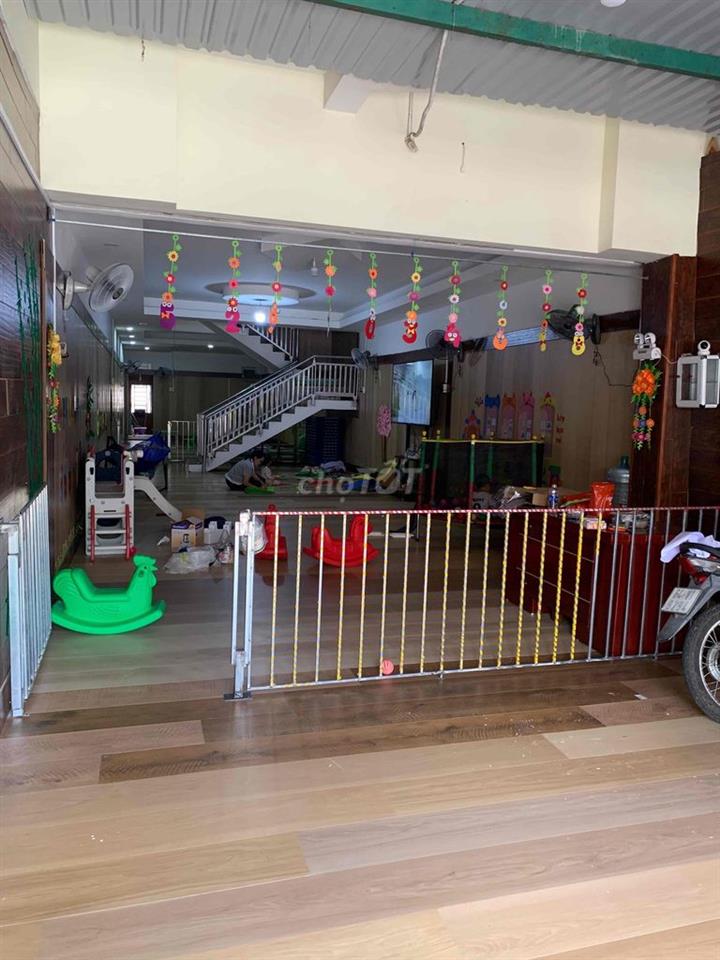 Bán nhà 3 tầng đang cho thuê làm trường mầm non